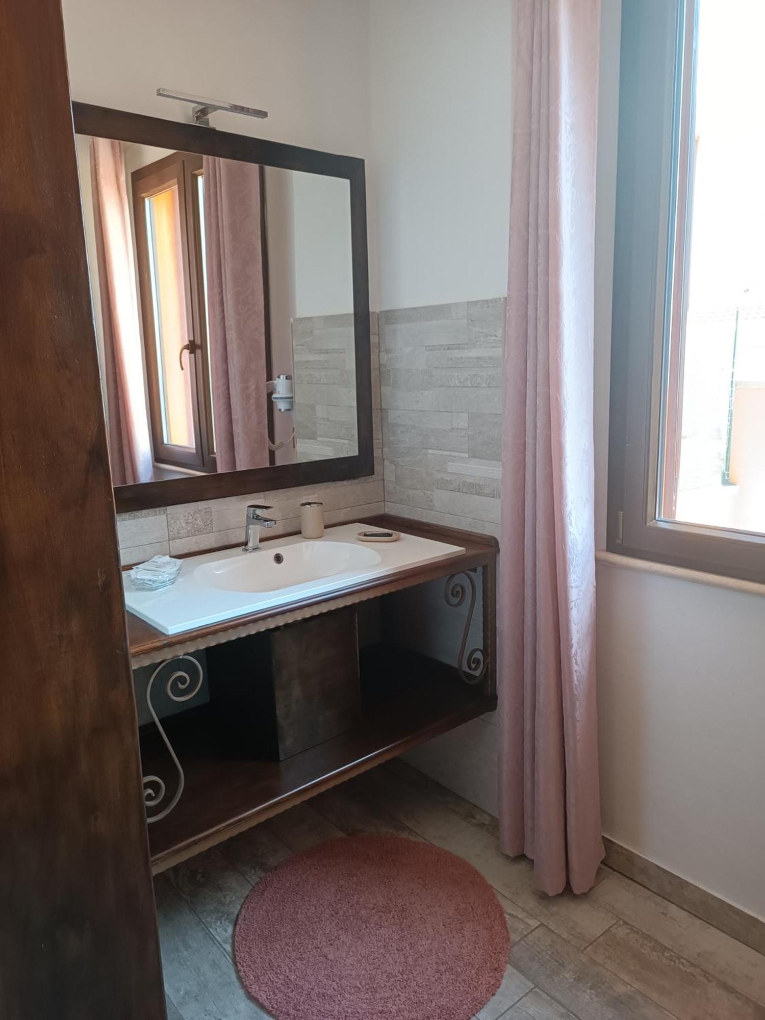 B&B Mamuthones Porto Torres Habitación foto