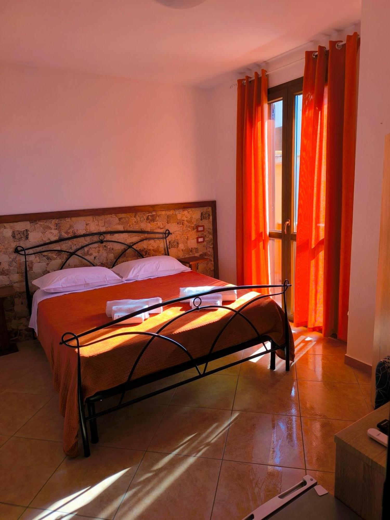 B&B Mamuthones Porto Torres Exterior foto